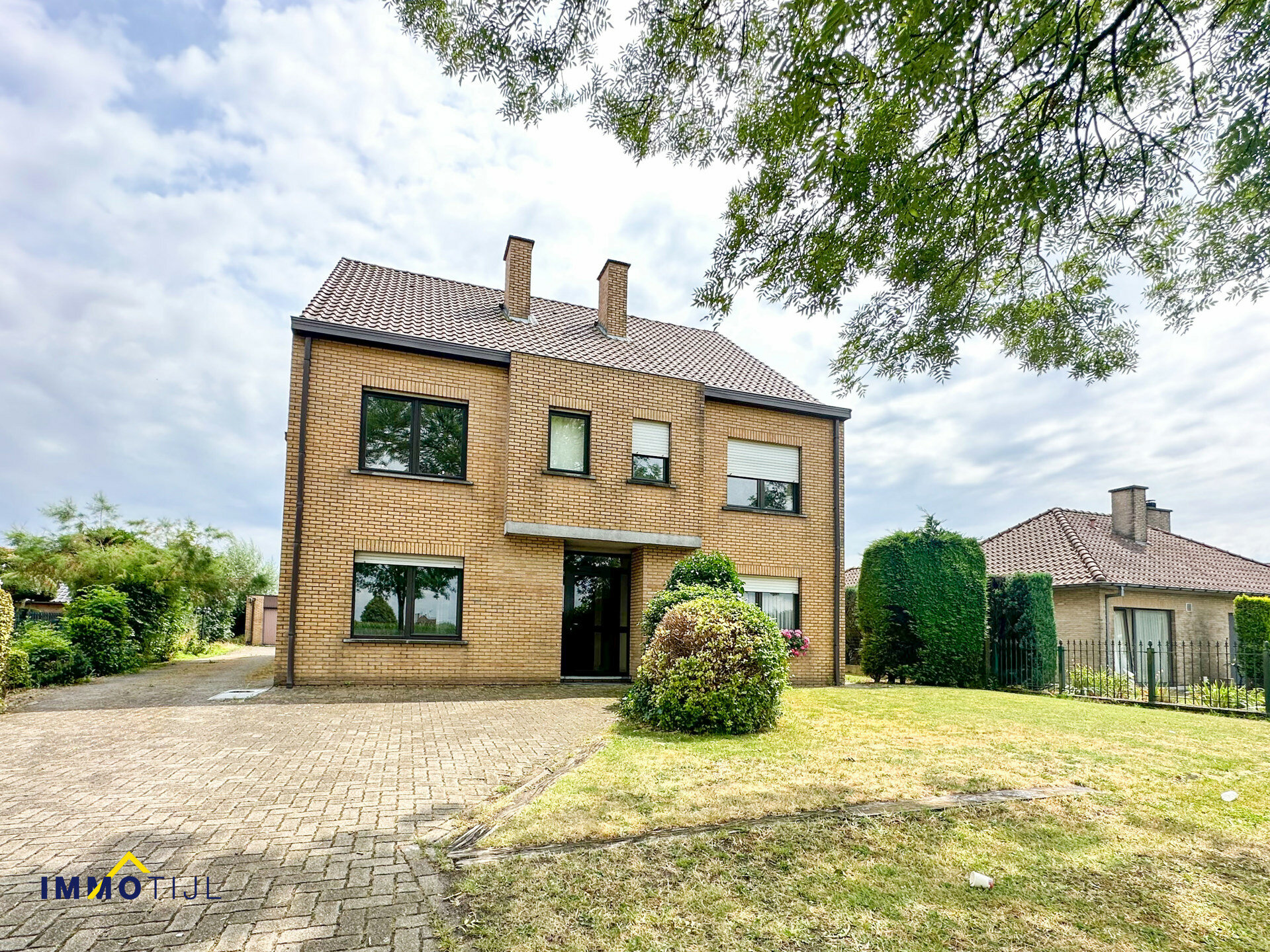 Appartementsgebouw te koop in Berlare