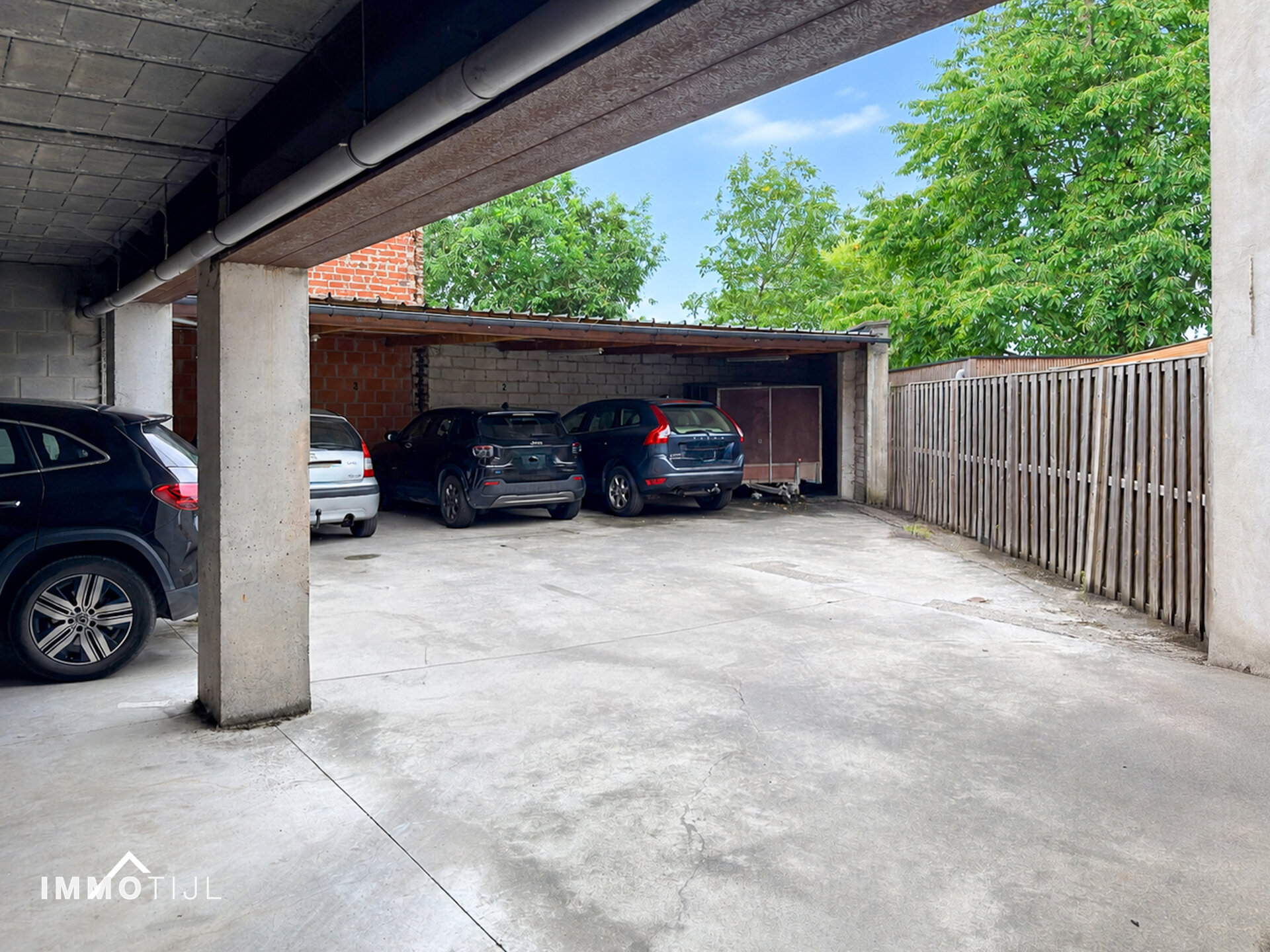 Buitenstaanplaats te koop in Denderleeuw