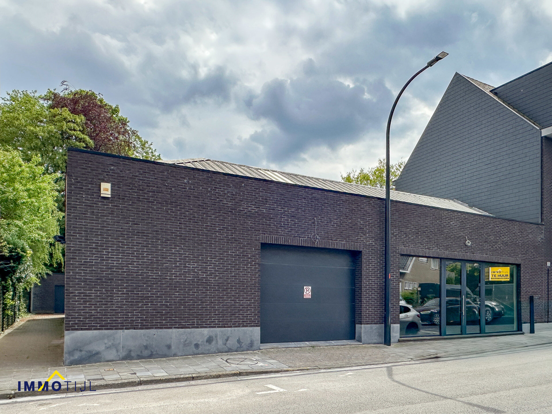 Commercieel gelijkvloers te huur in Aalst