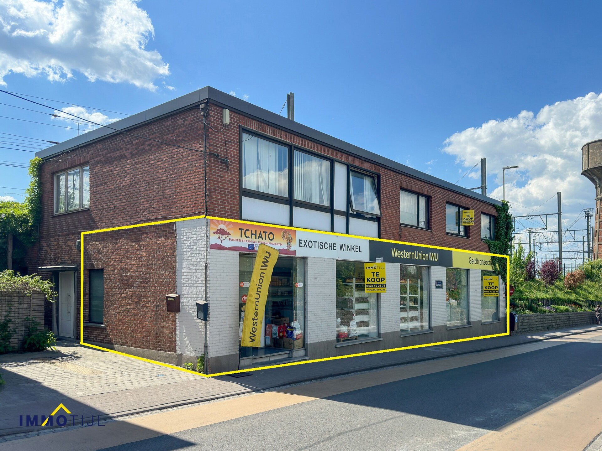 Commercieel gelijkvloers te koop in Denderleeuw