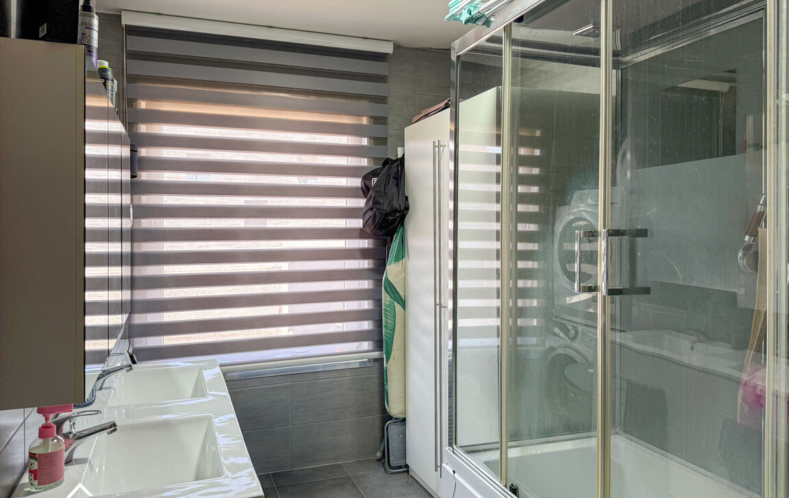 Appartementsgebouw te koop in Aalst
