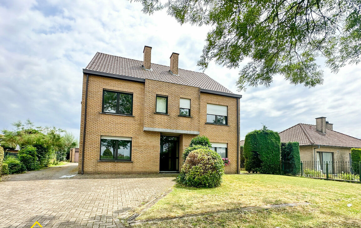 Appartementsgebouw te koop in Berlare