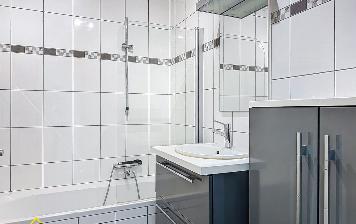 Appartementsgebouw te koop in Denderleeuw