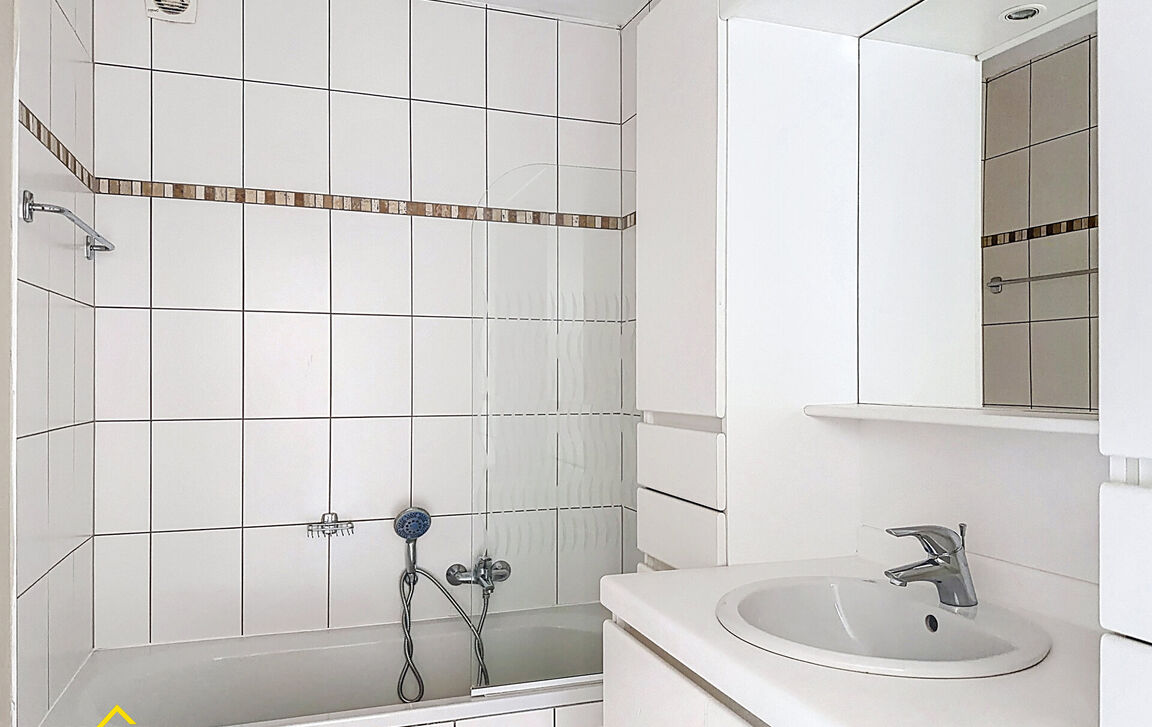 Appartementsgebouw te koop in Denderleeuw