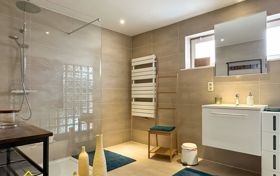 Appartementsgebouw te koop in Hofstade