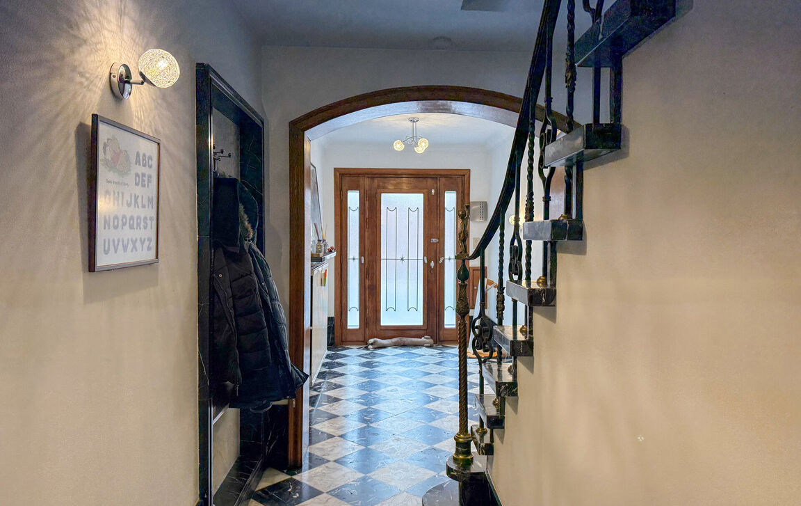 Bel-etage te koop in Aalst