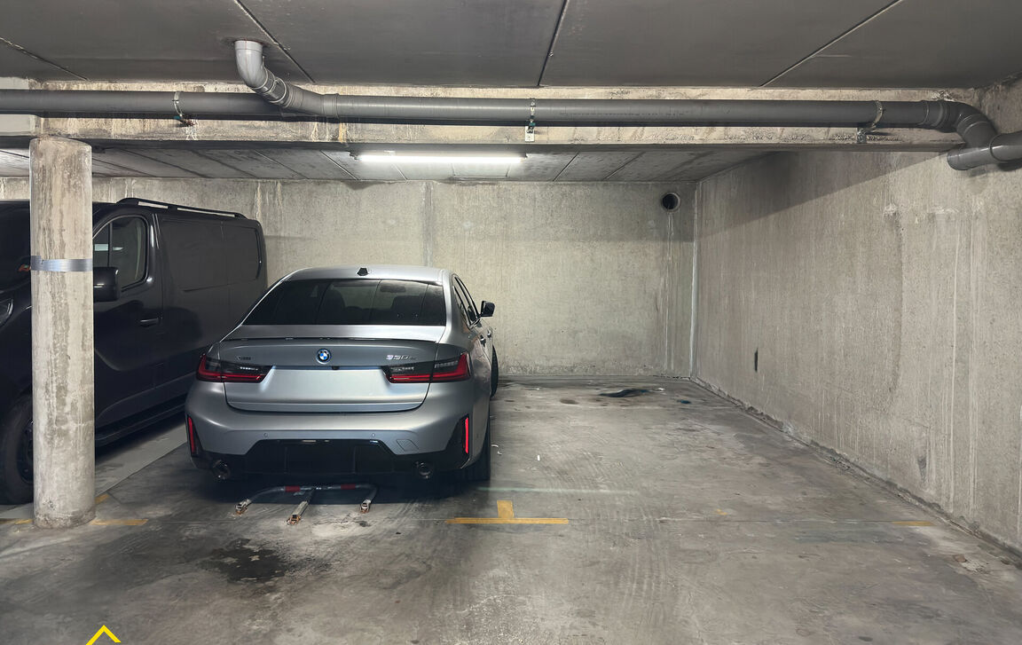 Binnenstaanplaats te koop in Denderleeuw