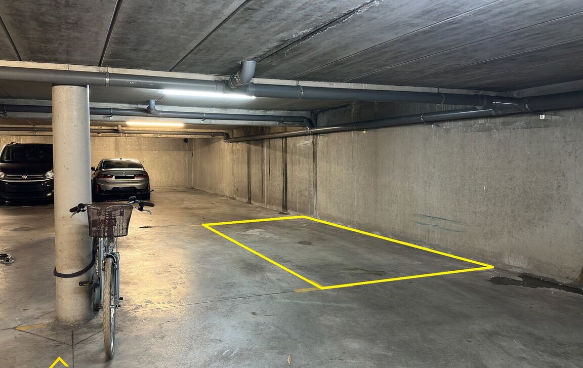 Binnenstaanplaats te koop in Denderleeuw