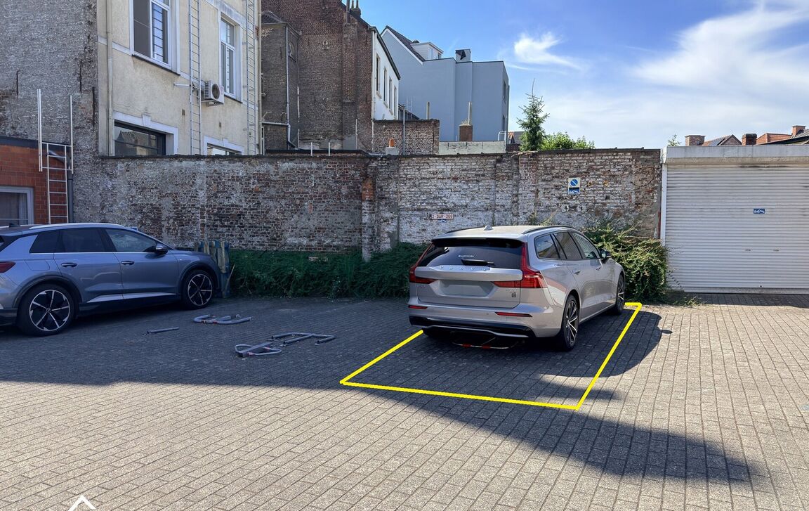Buitenstaanplaats te koop in Gent