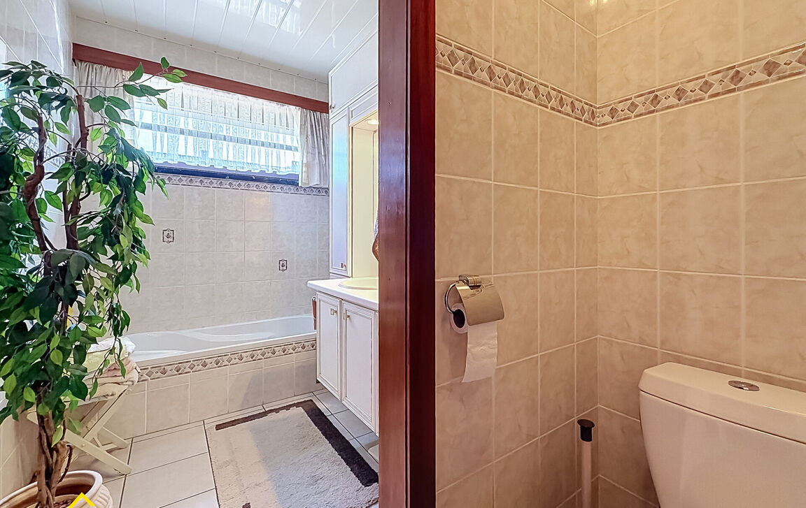 Bungalow te koop in Erembodegem