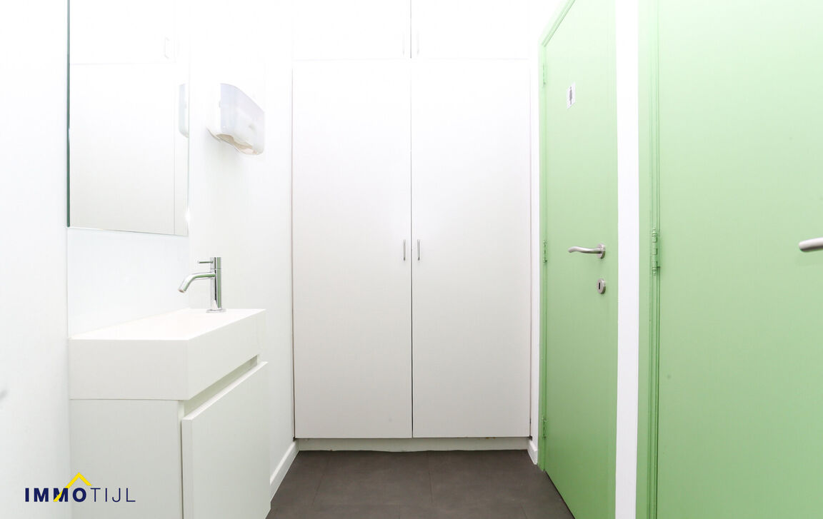 Commercieel gelijkvloers te huur in Lebbeke