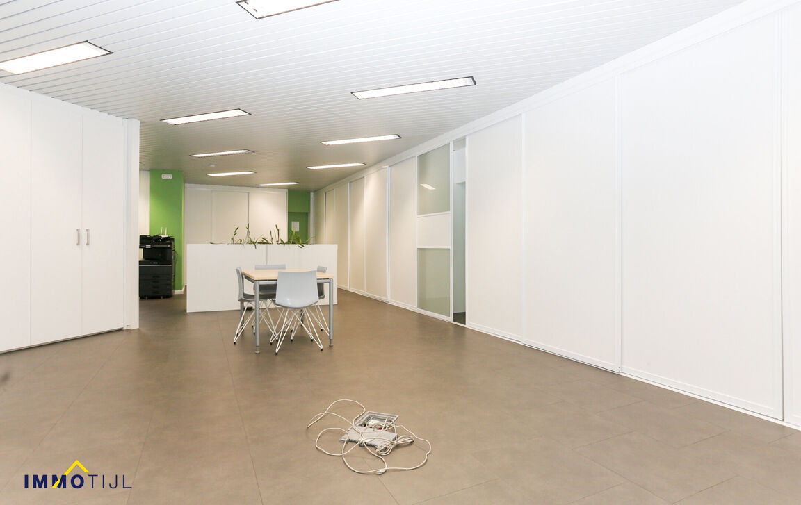 Commercieel gelijkvloers te huur in Lebbeke