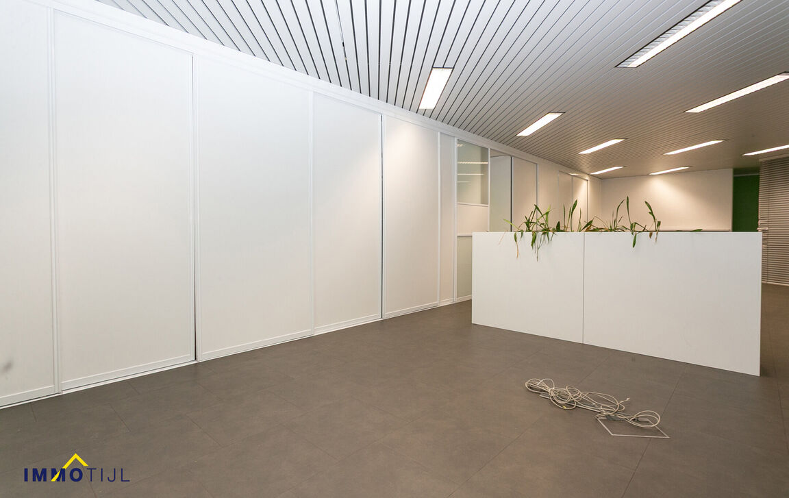 Commercieel gelijkvloers te huur in Lebbeke