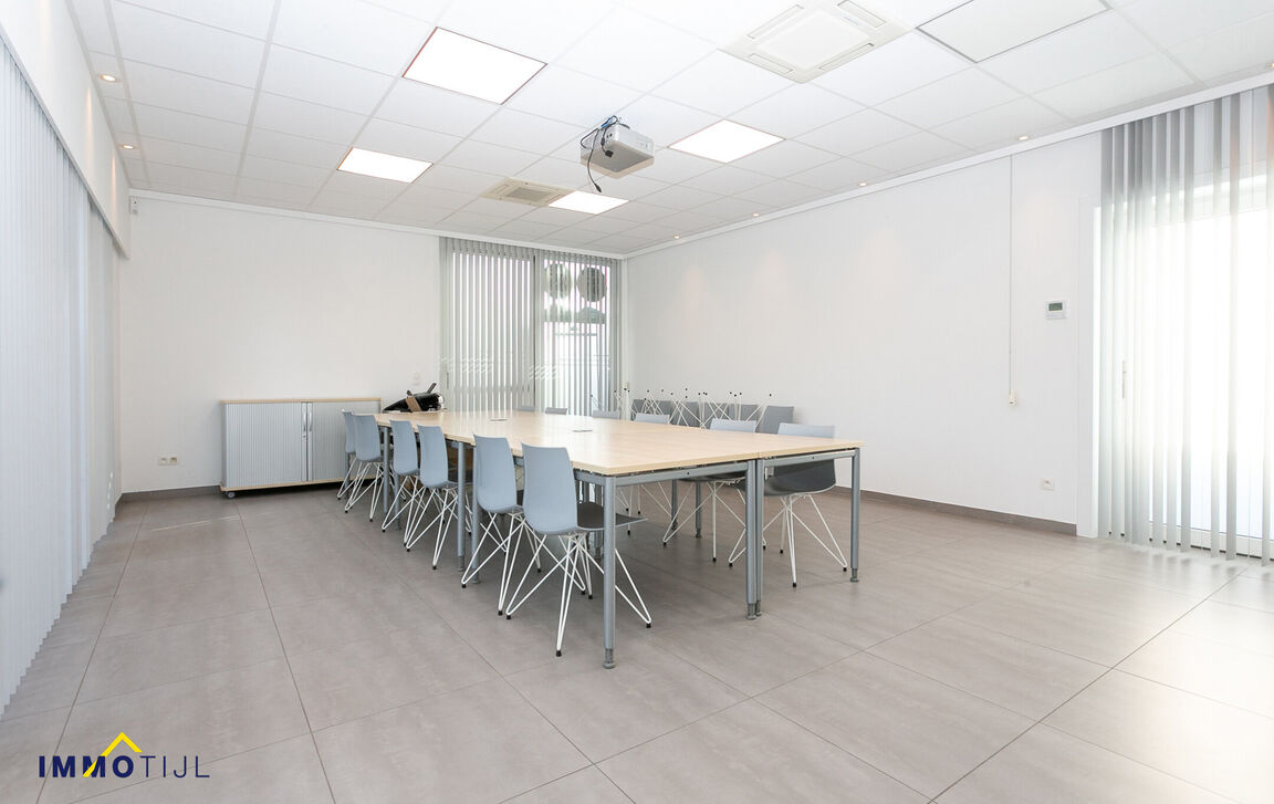 Commercieel gelijkvloers te huur in Lebbeke