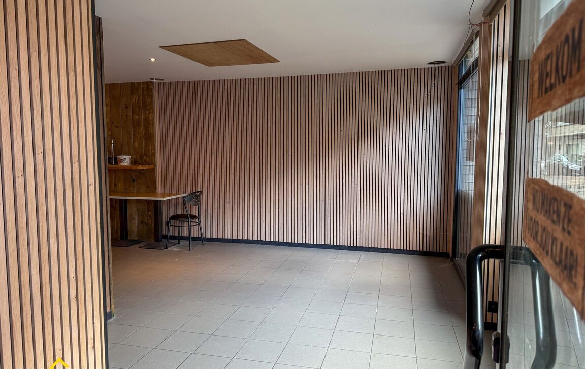 Commercieel gelijkvloers te koop in Aalst