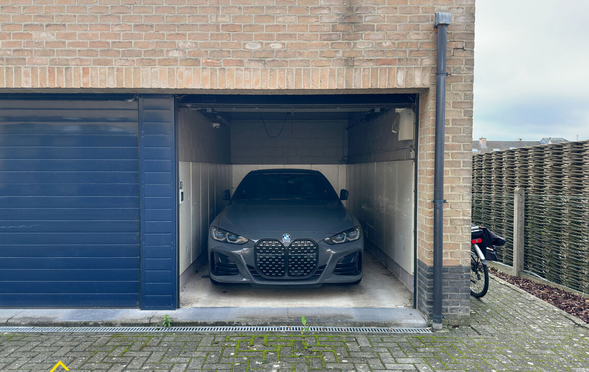 Commercieel gelijkvloers te koop in Ninove