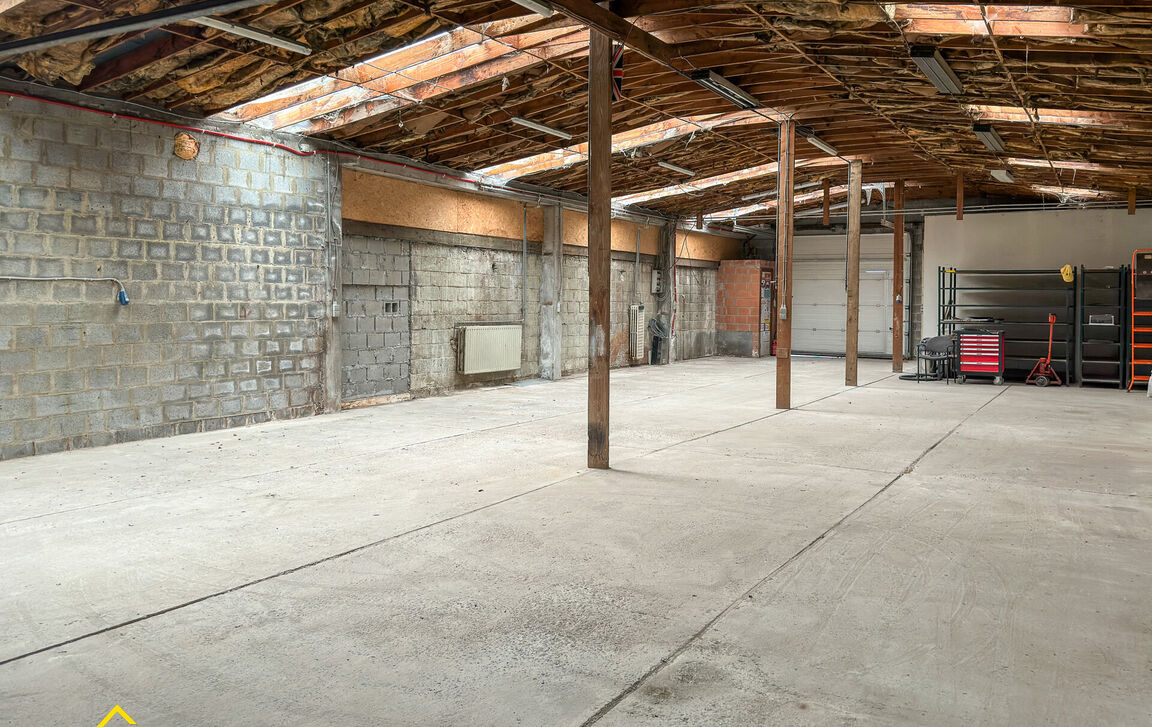 Garage + berging te koop in Denderleeuw