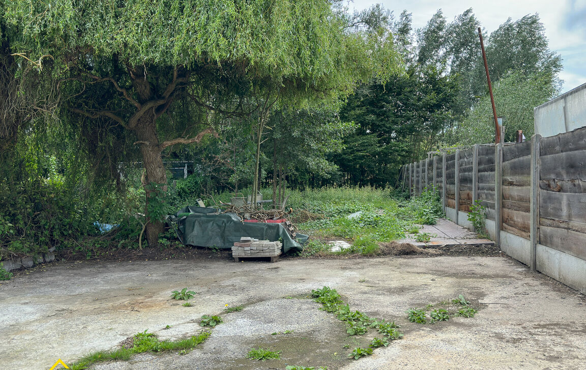 Garage + berging te koop in Denderleeuw