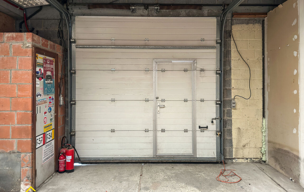 Garage + berging te koop in Denderleeuw