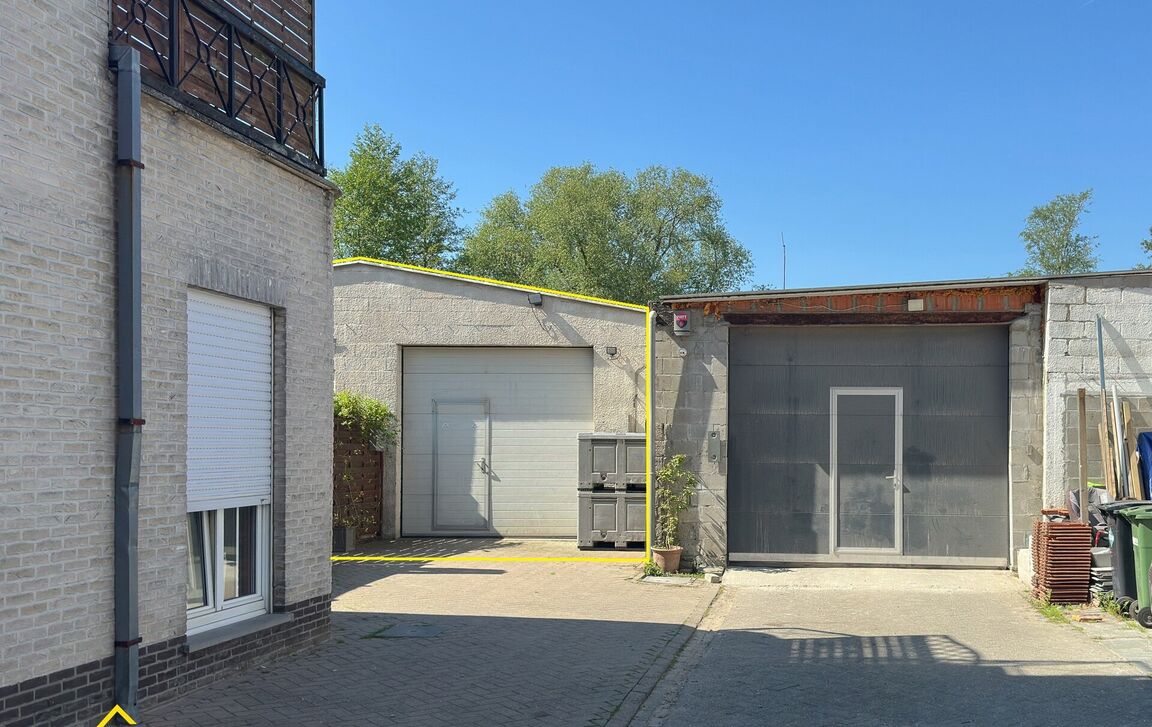 Garage + berging te koop in Denderleeuw