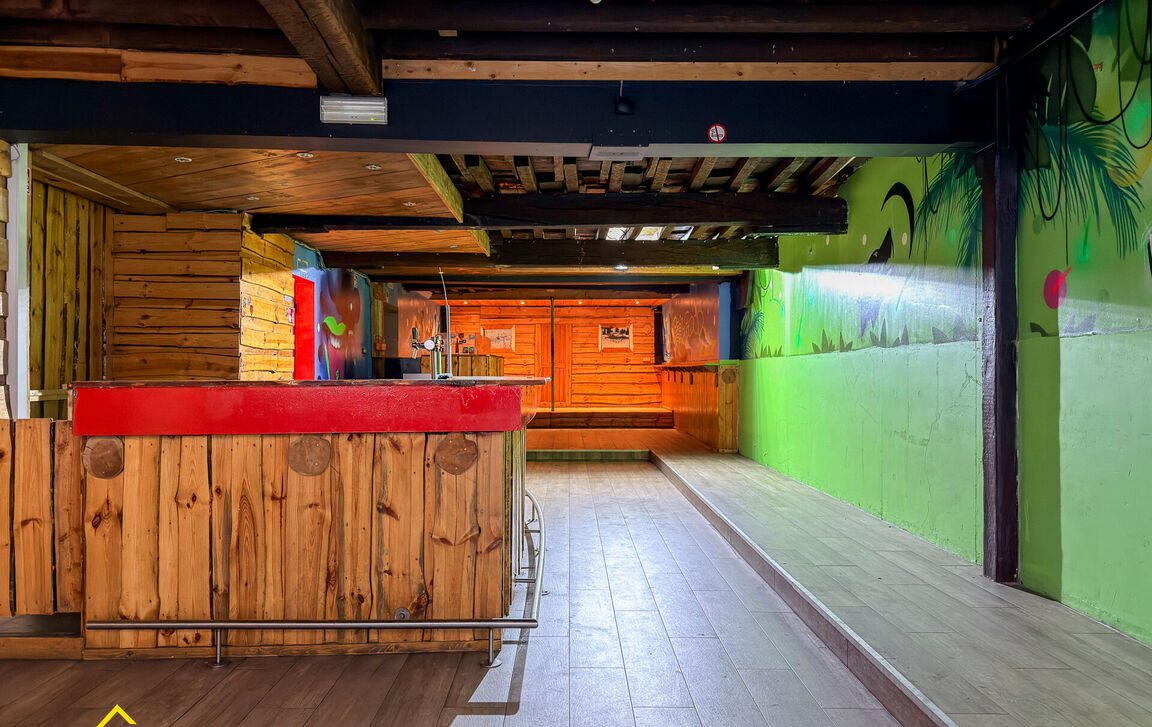 Gebouw voor gemengd gebruik te koop in Aalst