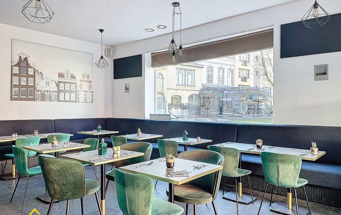 Gebouw voor gemengd gebruik te koop in Aalst