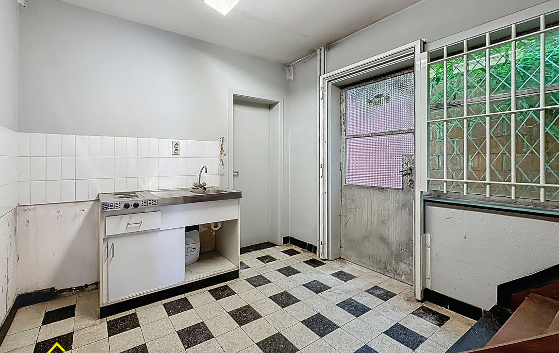 Gebouw voor gemengd gebruik te koop in Aalst