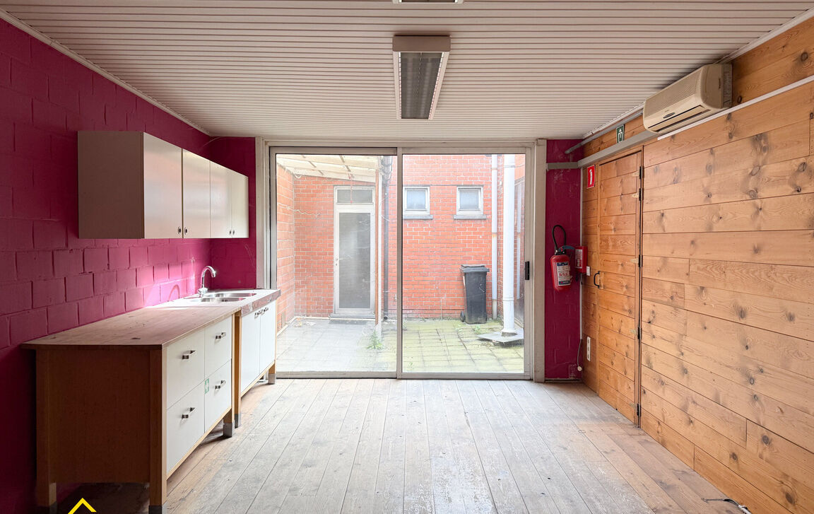 Gebouw voor gemengd gebruik te koop in Aalst