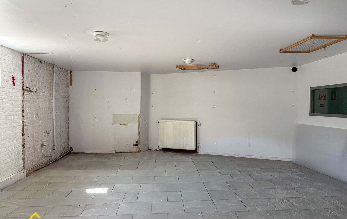 Gebouw voor gemengd gebruik te koop in Aalst