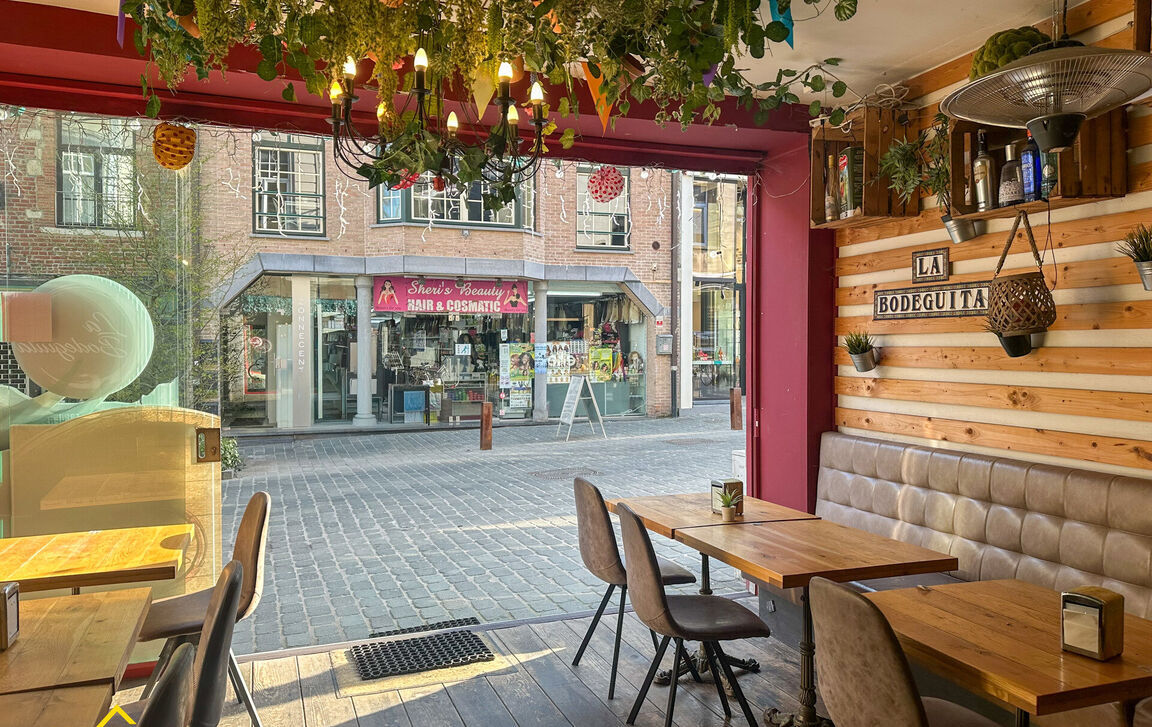 Gebouw voor gemengd gebruik te koop in Aalst