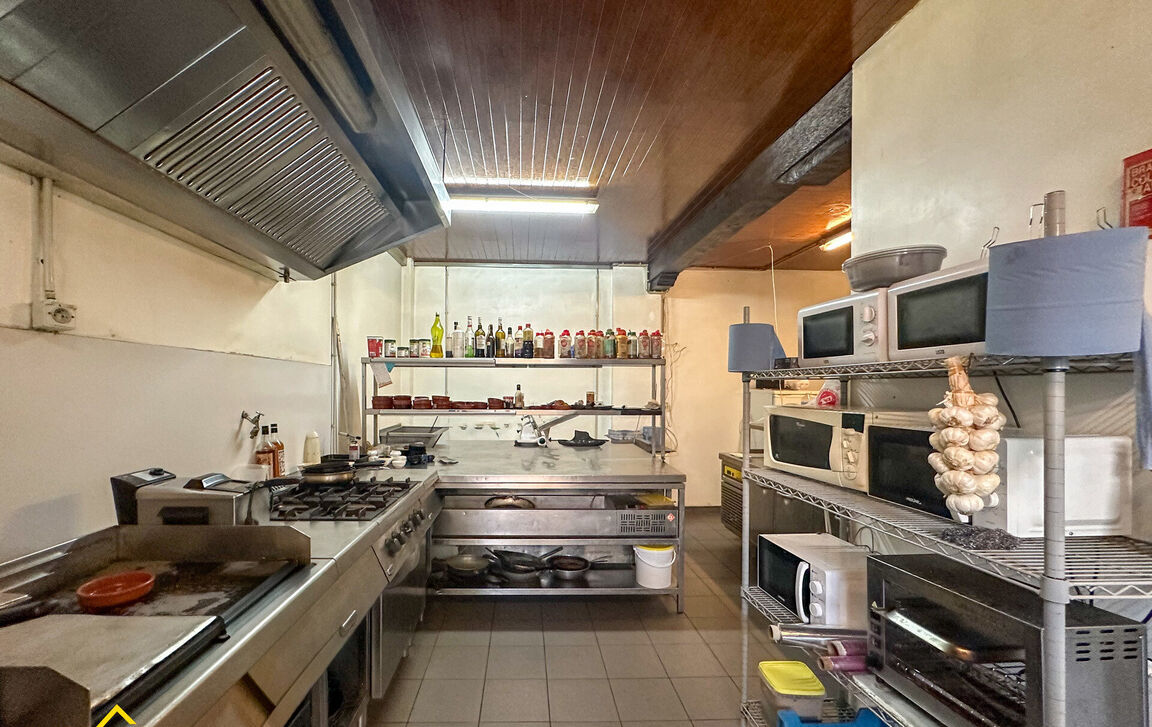 Gebouw voor gemengd gebruik te koop in Aalst