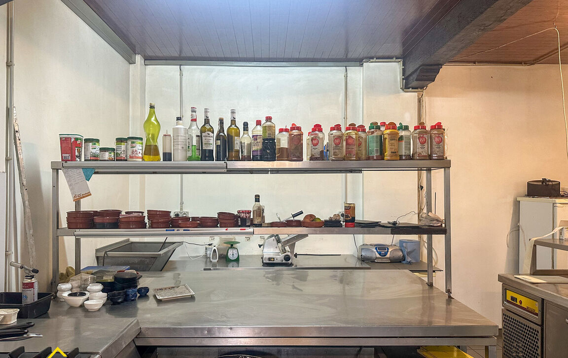 Gebouw voor gemengd gebruik te koop in Aalst