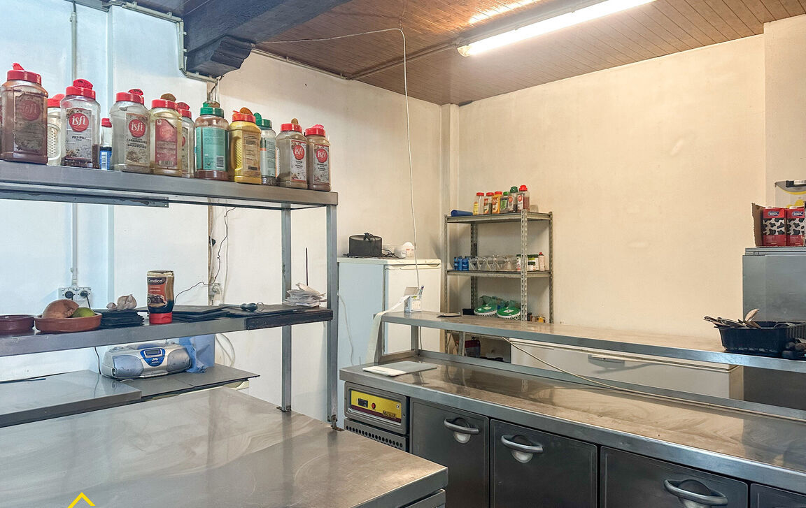 Gebouw voor gemengd gebruik te koop in Aalst