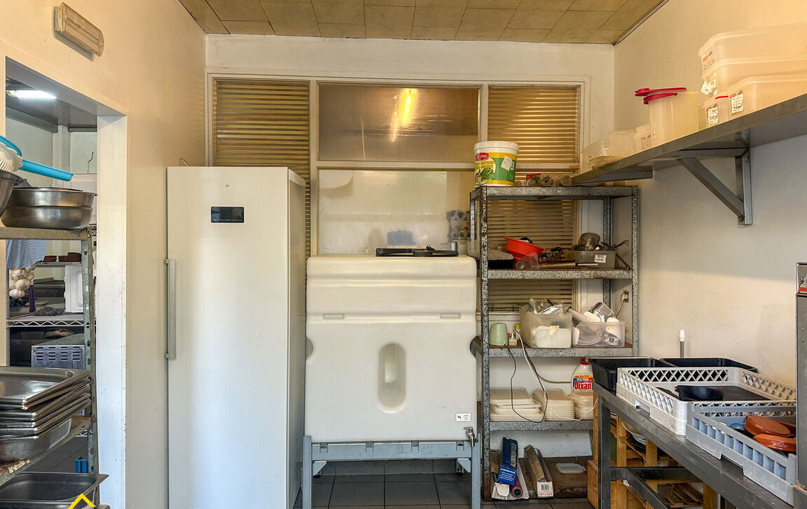 Gebouw voor gemengd gebruik te koop in Aalst