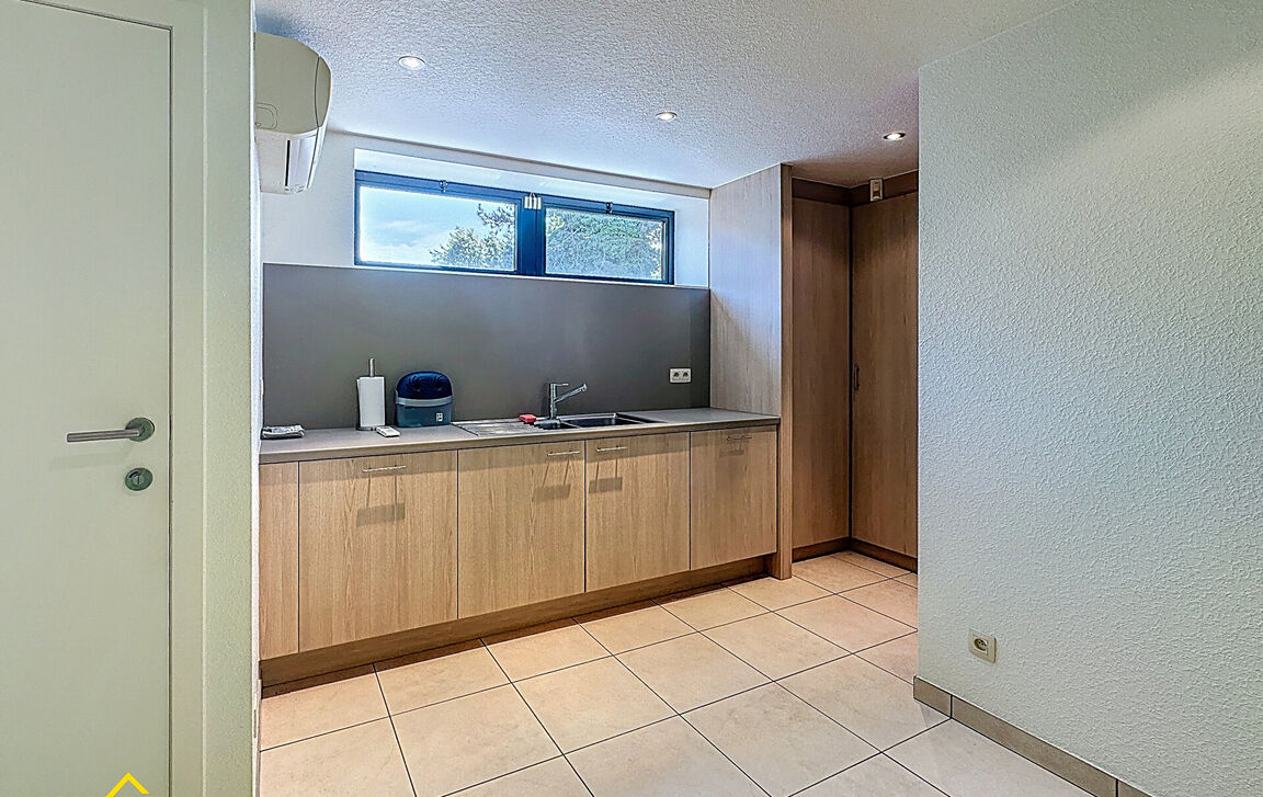 Gebouw voor gemengd gebruik te koop in Baardegem
