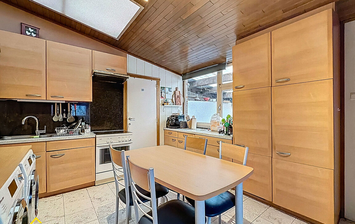 Gebouw voor gemengd gebruik te koop in Baardegem