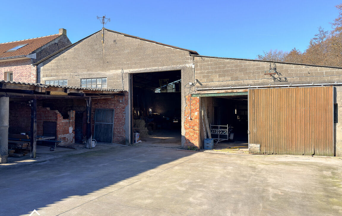 Gebouw voor gemengd gebruik te koop in Baardegem
