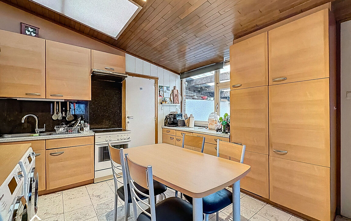 Gebouw voor gemengd gebruik te koop in Baardegem