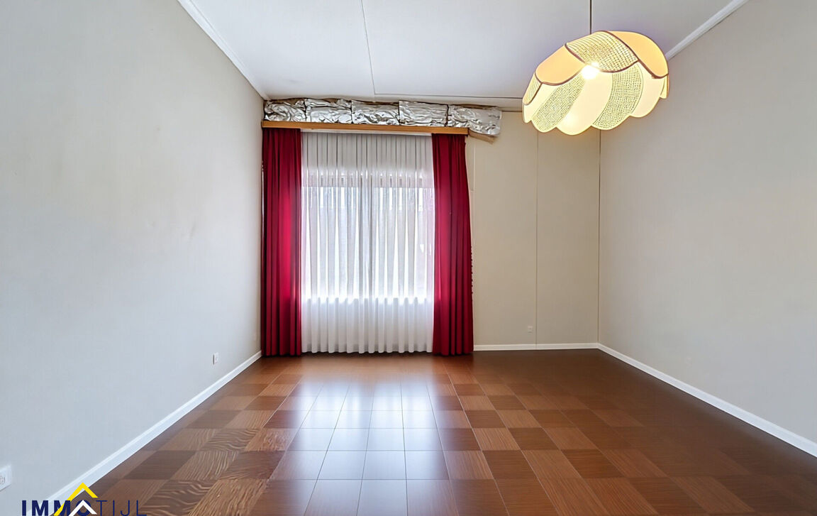Gebouw voor gemengd gebruik te koop in Baardegem