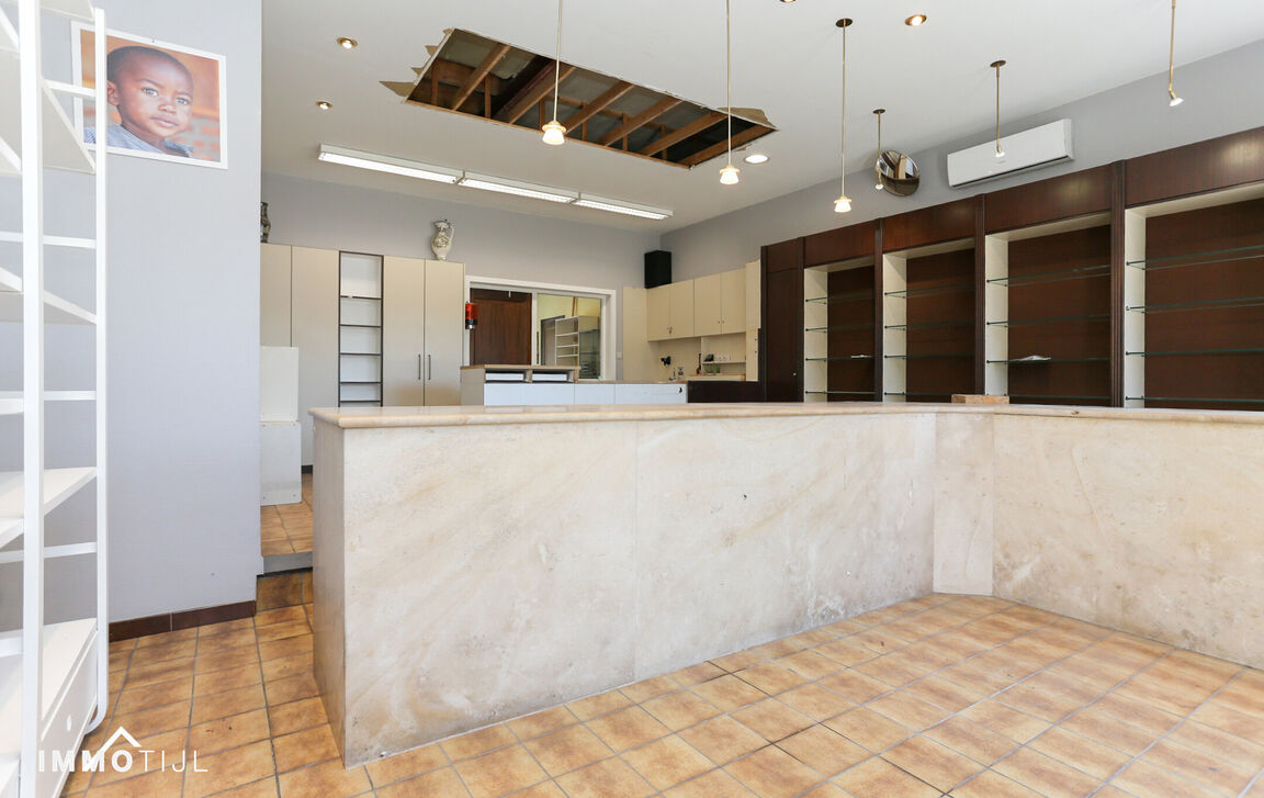 Gebouw voor gemengd gebruik te koop in Buggenhout
