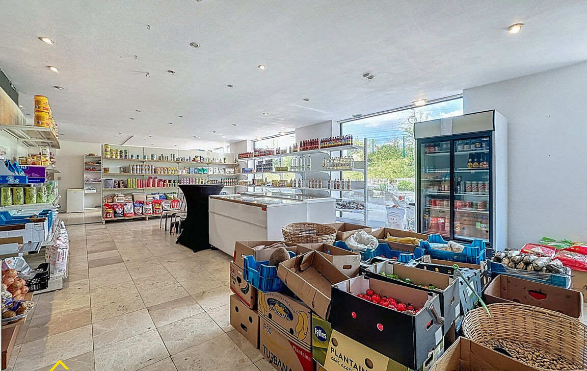 Gebouw voor gemengd gebruik te koop in Denderleeuw