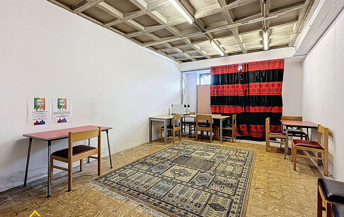 Gebouw voor gemengd gebruik te koop in Denderleeuw