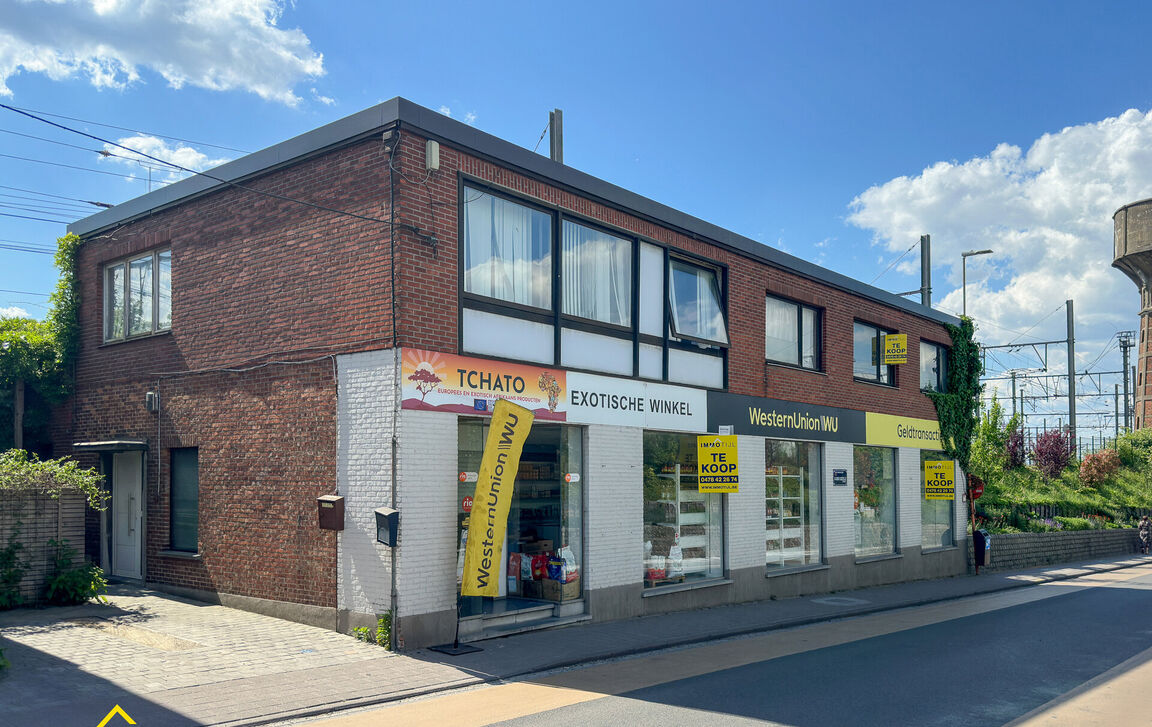 Gebouw voor gemengd gebruik te koop in Denderleeuw