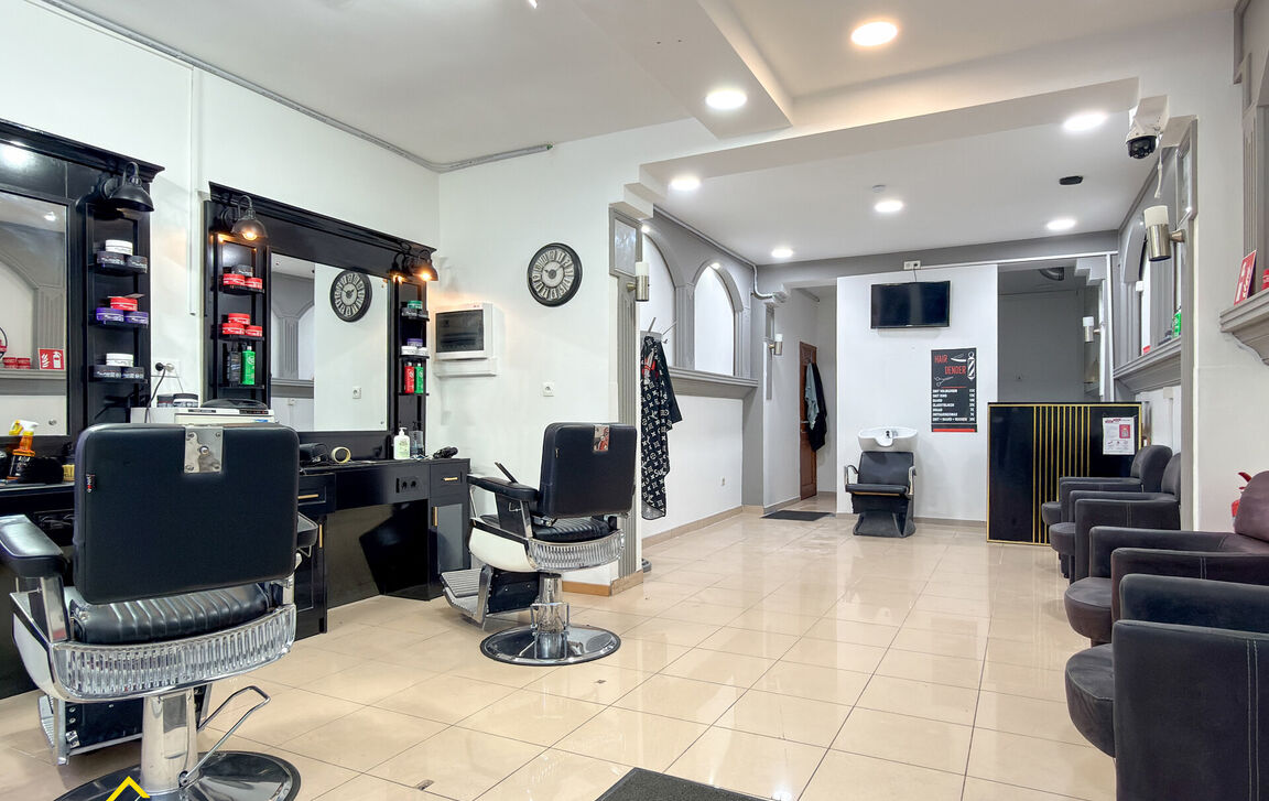 Gebouw voor gemengd gebruik te koop in Denderleeuw