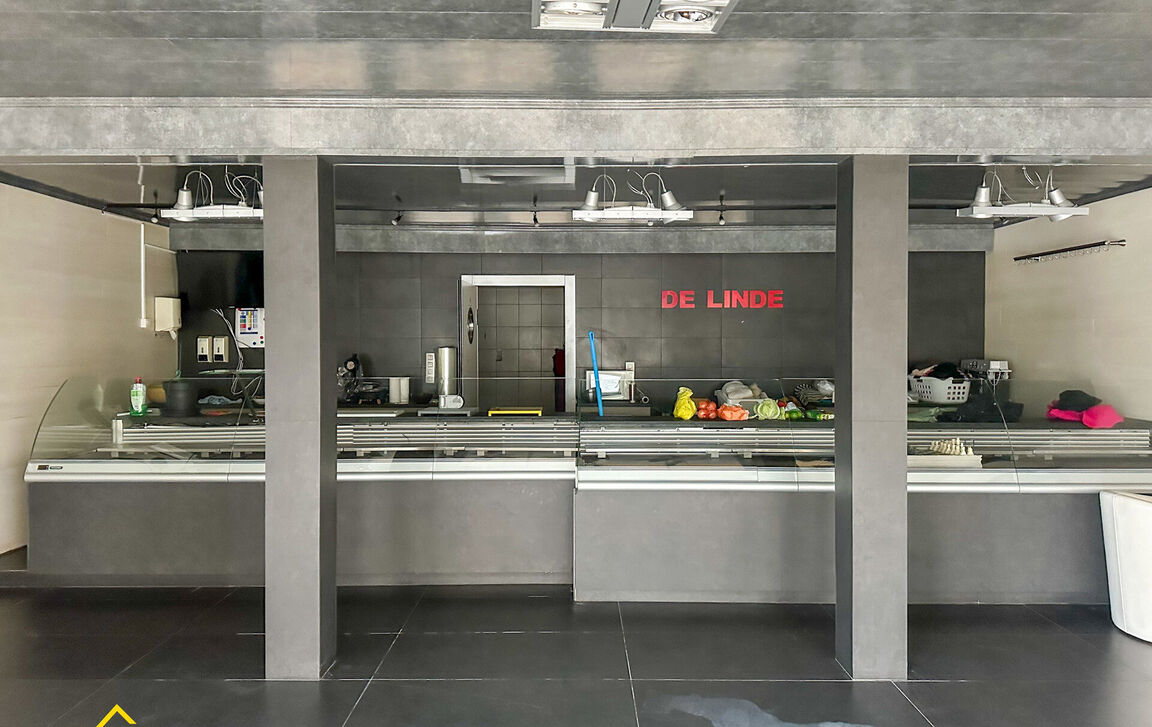 Gebouw voor gemengd gebruik te koop in Denderleeuw