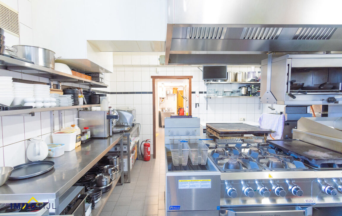Gebouw voor gemengd gebruik te koop in Dendermonde