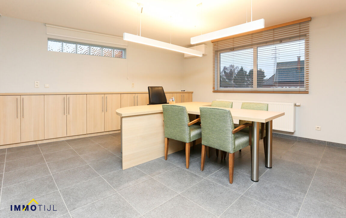 Gebouw voor gemengd gebruik te koop in Lebbeke