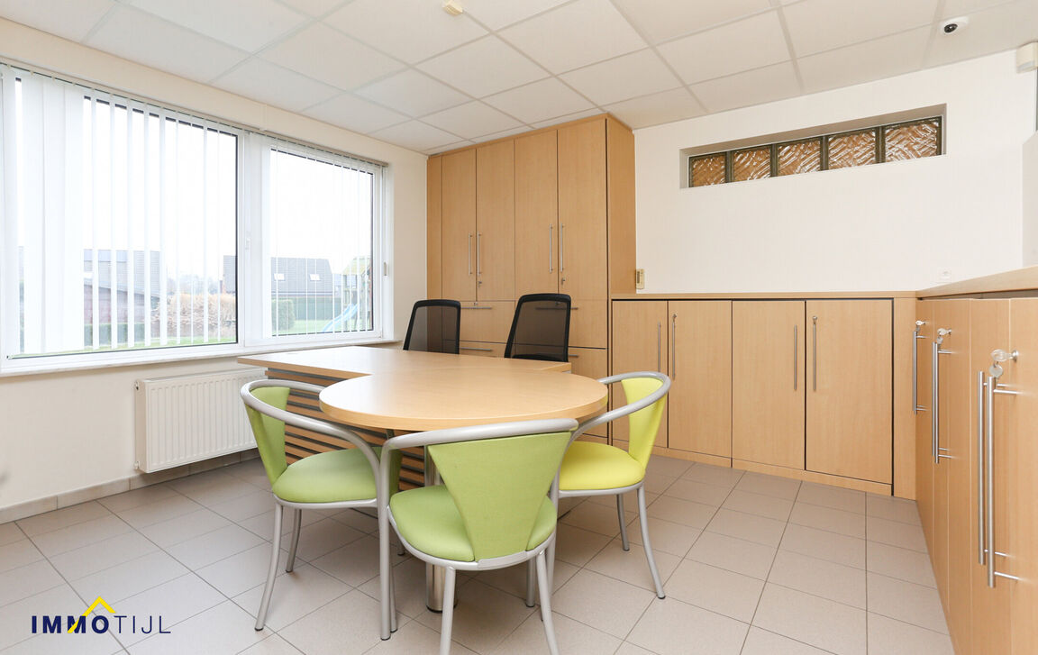 Gebouw voor gemengd gebruik te koop in Lebbeke