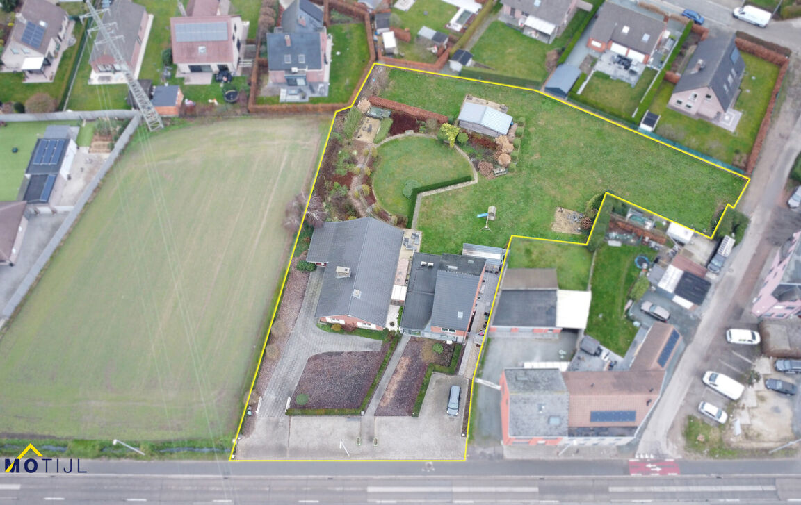 Gebouw voor gemengd gebruik te koop in Lebbeke