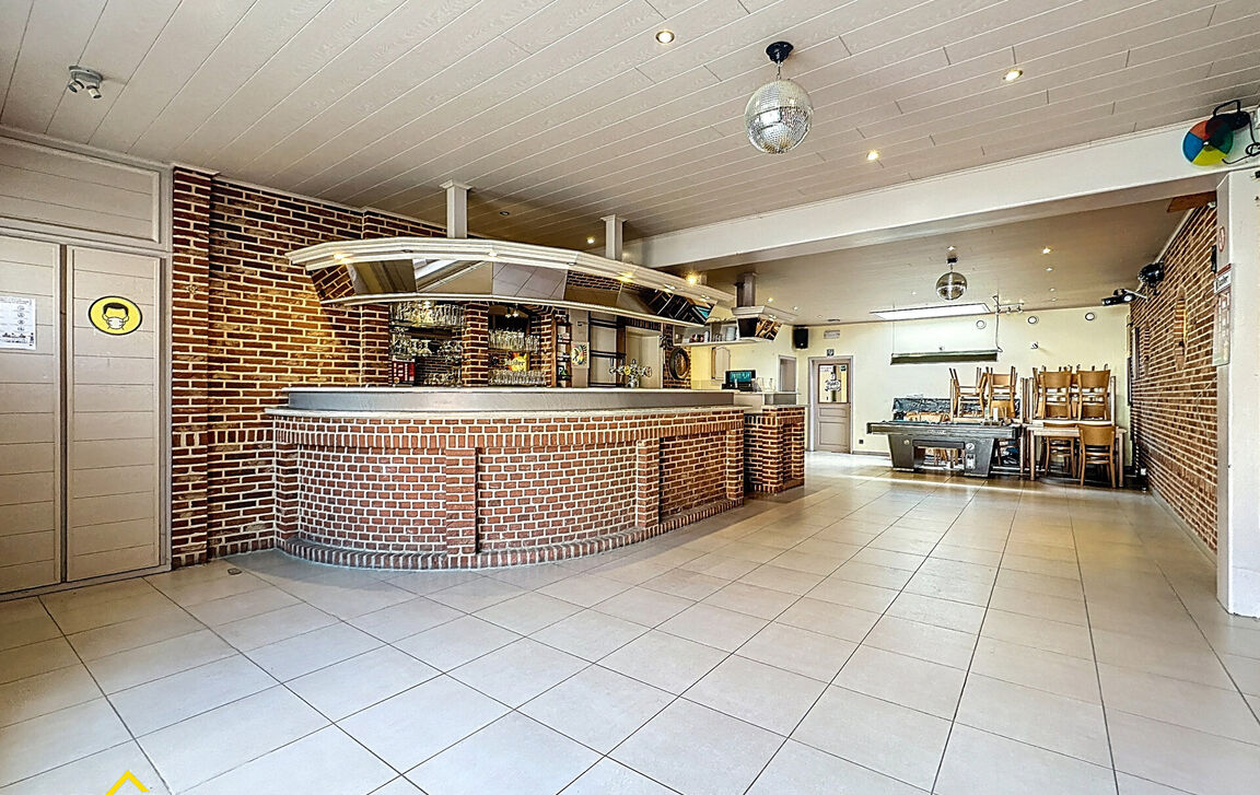 Gebouw voor gemengd gebruik te koop in Moorsel